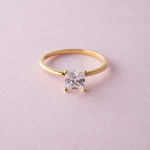 The Solitaire - 18K Yellow Gold - moi