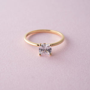 The Solitaire - 18K Yellow Gold - moi